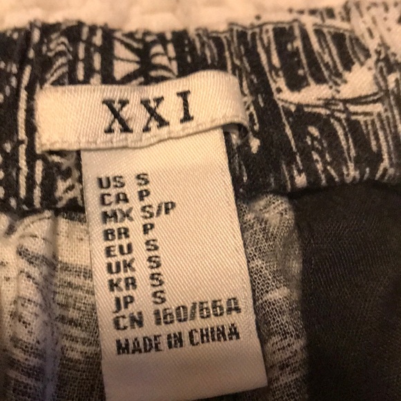 Forever21 shorts - Picture 3 of 4